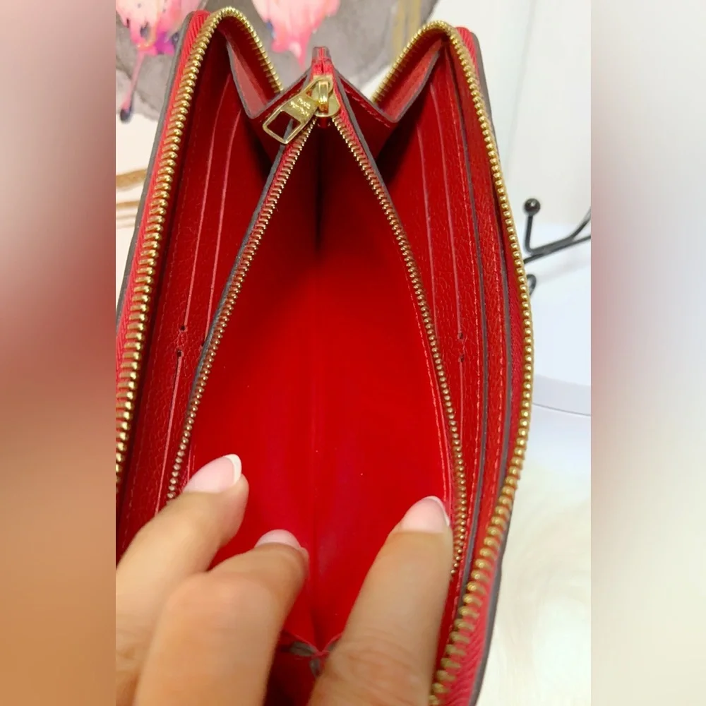 Louis Vuitton Zippy Wallet in Monogram Empreinte Leather - Picture 7 of 15